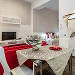 Beautiful Apartment In Sevilla With Wifi